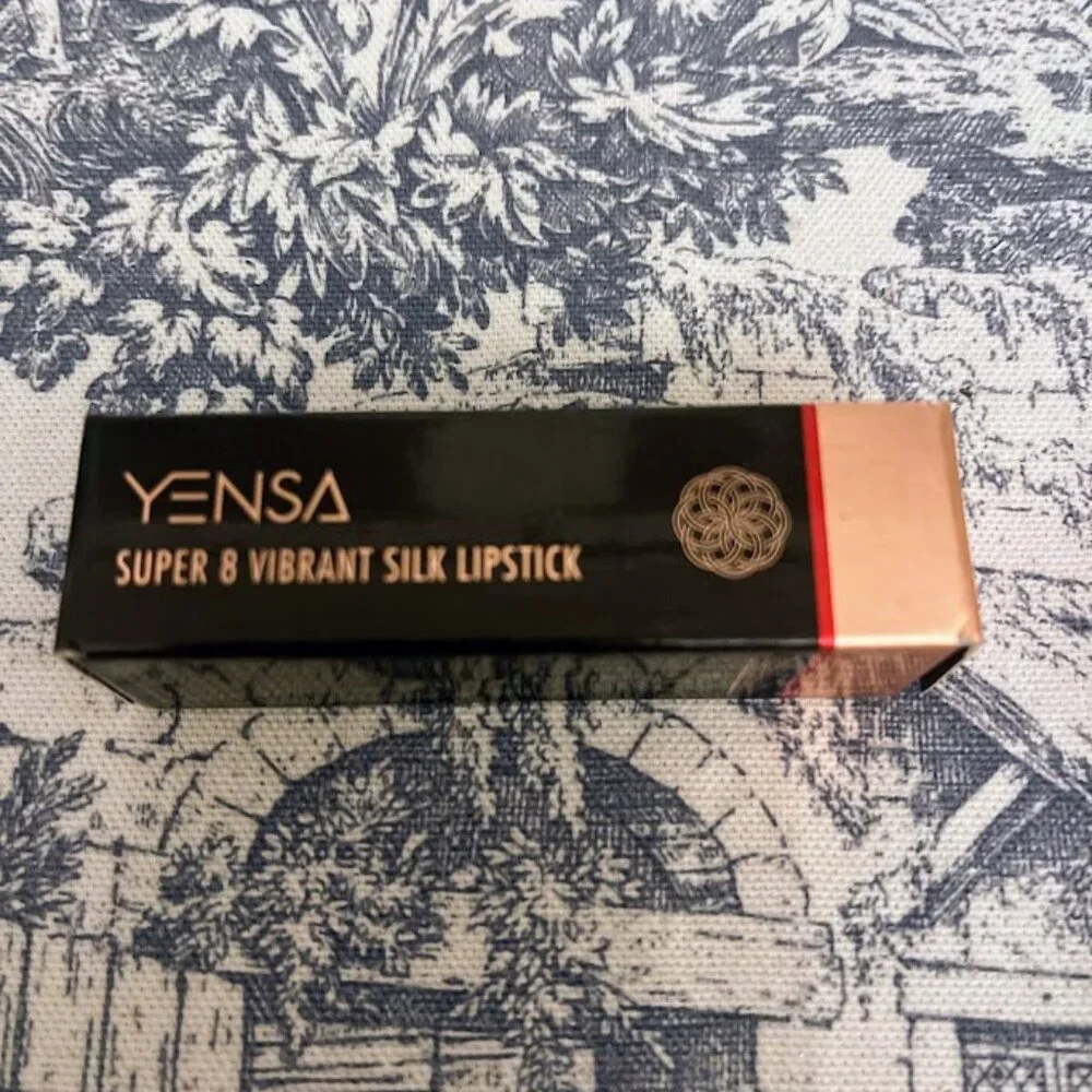 NEW YENSA Super 8 Vibrant‎ Silky Lipstick - VIVID